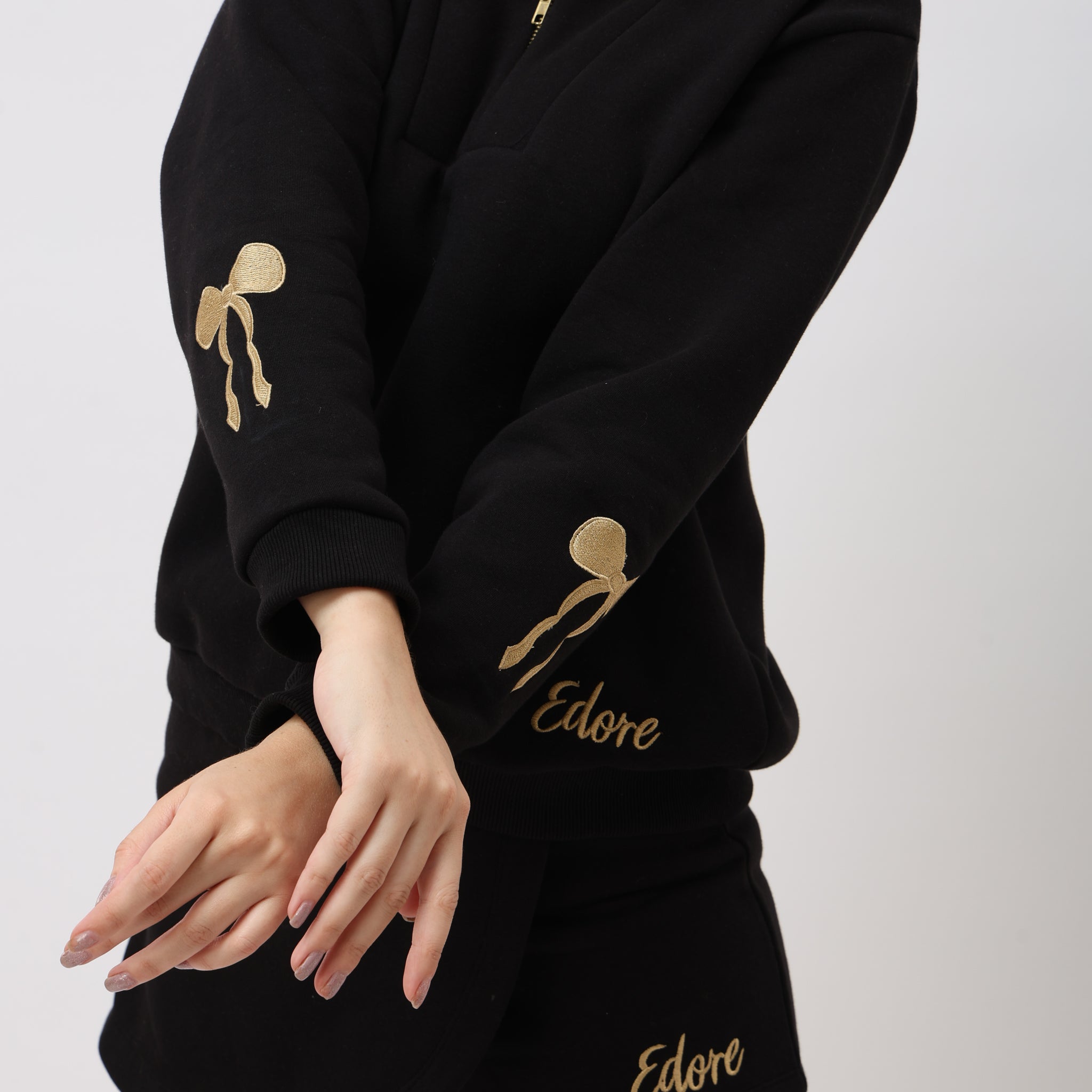 Elva Black Sweatshirt